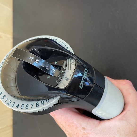 DYMO Label Maker, Manual Embosser, model Organizer Xpress Pro, Organizing Tool - Picture 2 of 5